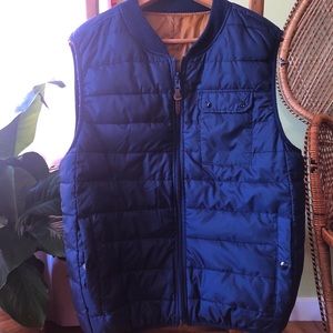 Reversible puffer vest
